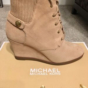 Michael Kors Carrigan Wedge Boots S 9.5M